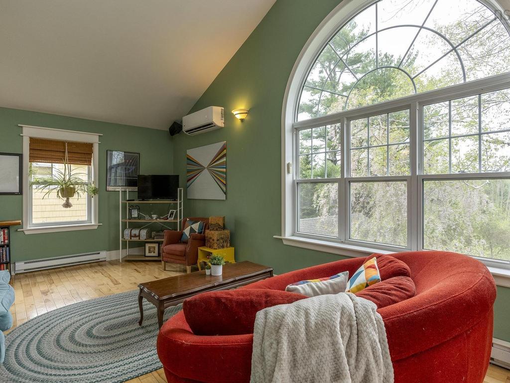 












341 College Road

,
Windsor,




NS
B0N 2T0

