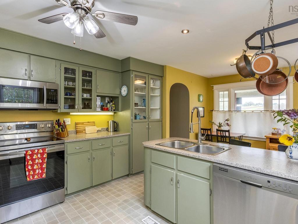 












341 College Road

,
Windsor,




NS
B0N 2T0

