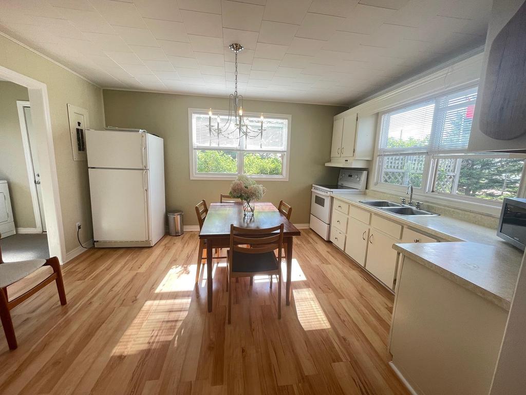 












115 Maccoubrey Lane

,
Cavendish,







PE
C0A 1N0

