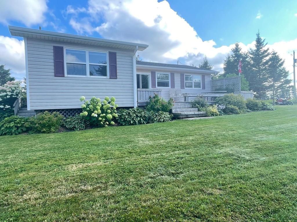 












115 Maccoubrey Lane

,
Cavendish,







PE
C0A 1N0

