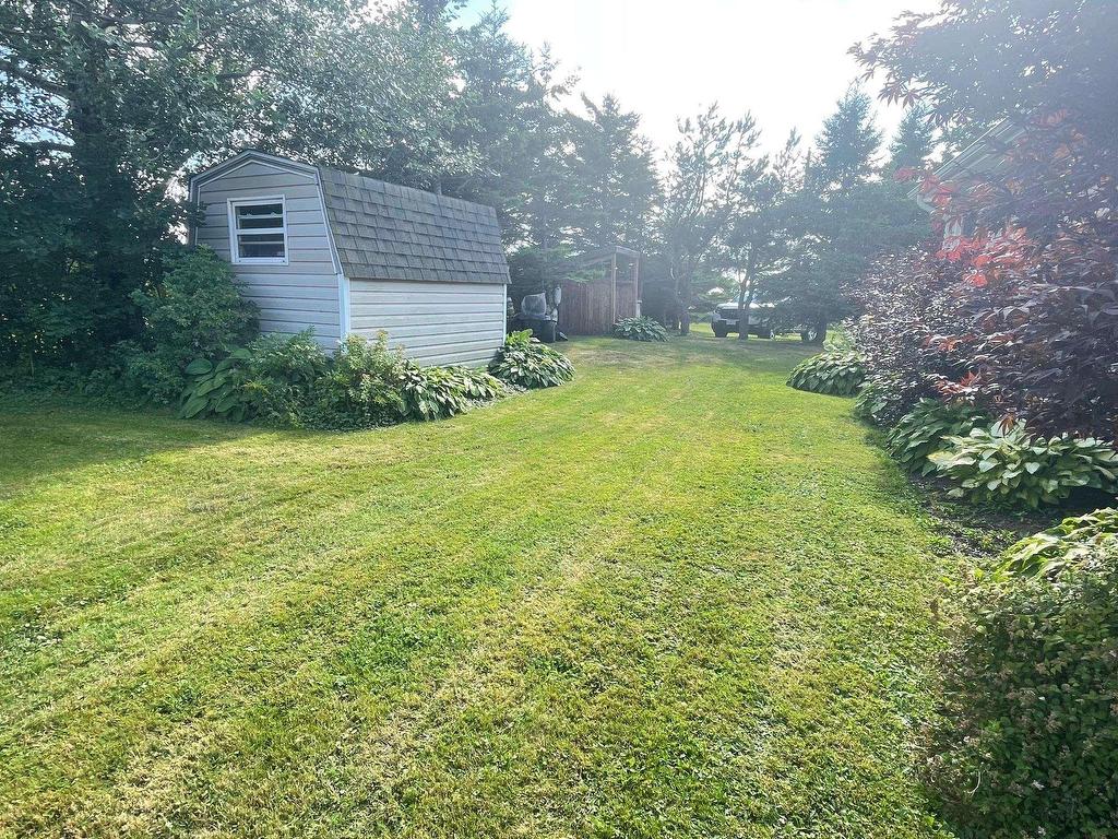 












115 Maccoubrey Lane

,
Cavendish,







PE
C0A 1N0

