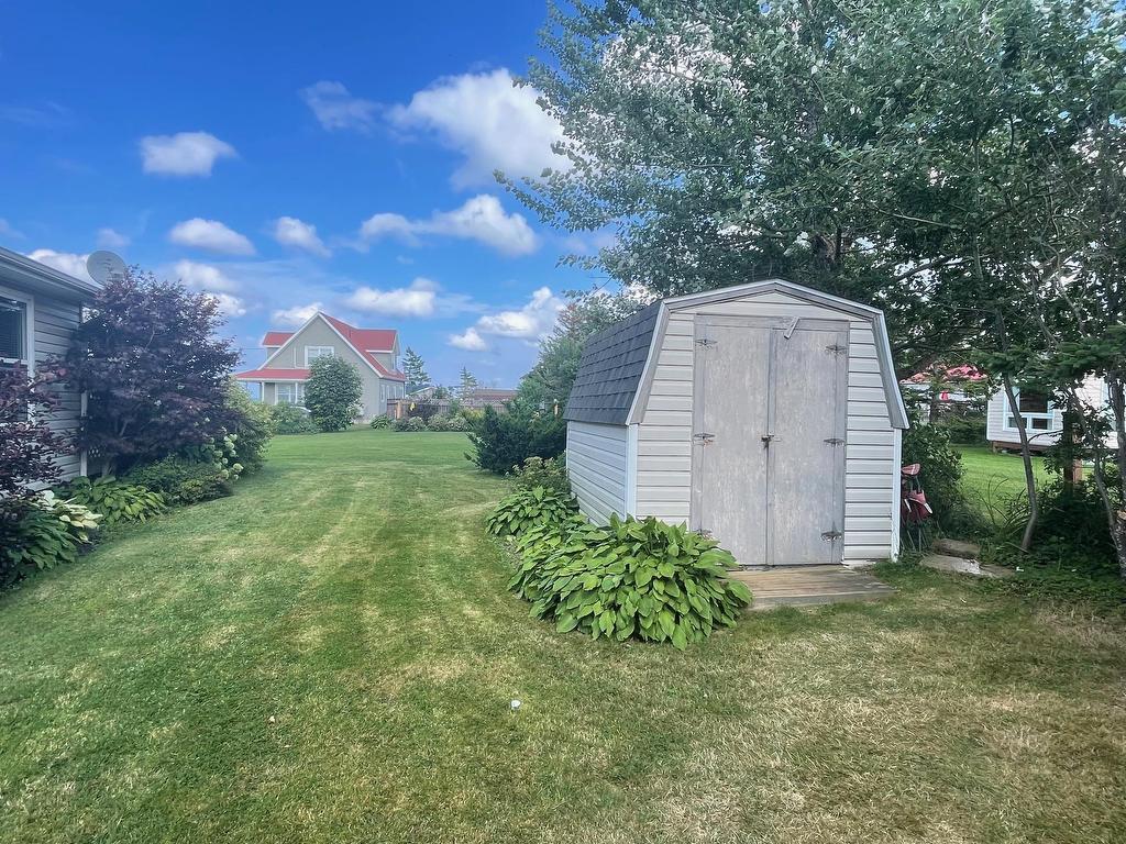 












115 Maccoubrey Lane

,
Cavendish,







PE
C0A 1N0

