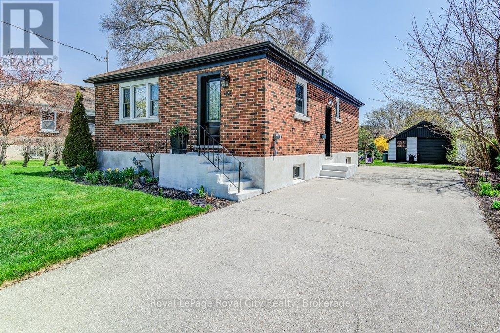 












106 MERCER STREET

,
Guelph (Junction/Onward Willow),




Ontario
N1H2E8

