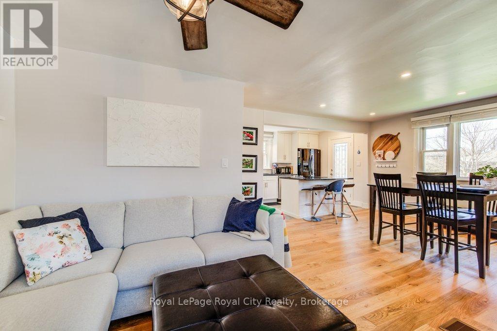 












106 MERCER STREET

,
Guelph (Junction/Onward Willow),




Ontario
N1H2E8

