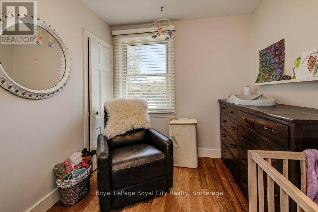 












106 MERCER STREET

,
Guelph (Junction/Onward Willow),




Ontario
N1H2E8

