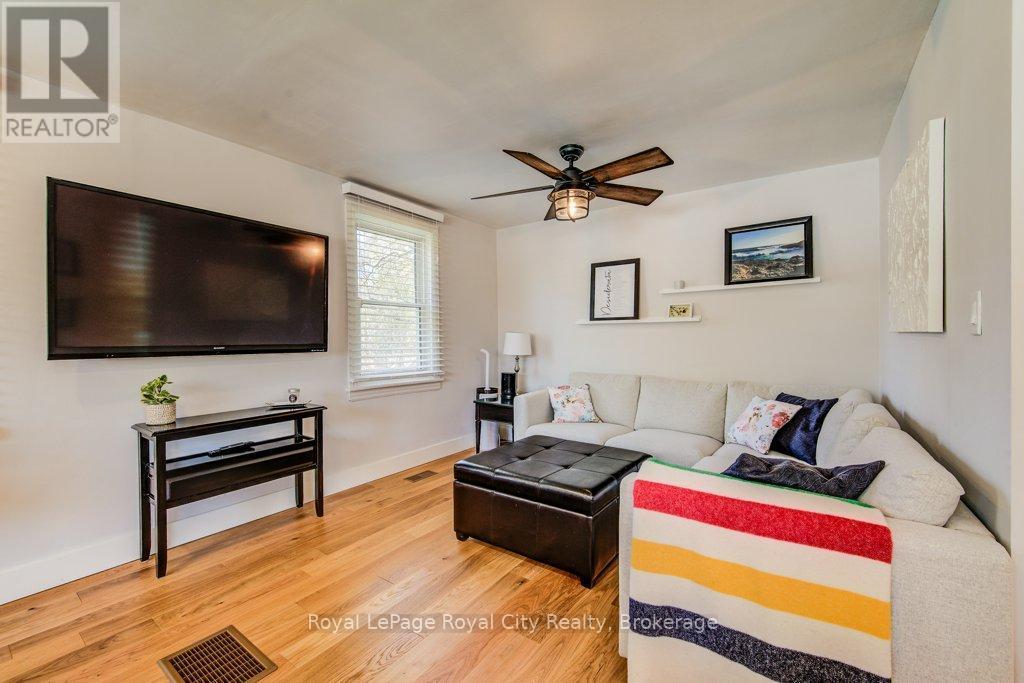 












106 MERCER STREET

,
Guelph (Junction/Onward Willow),




Ontario
N1H2E8

