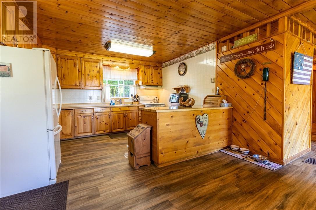 












75 Holmes Street

,
Spring Bay, Manitoulin Island,




Ontario
P0P2B0

