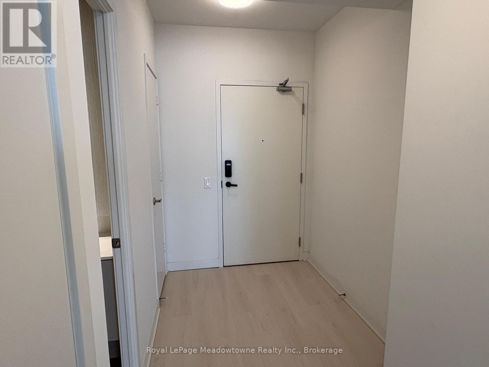 












4405 - 3900 CONFEDERATION PARKWAY E

,
Mississauga (City Centre),




Ontario
L5B0M3

