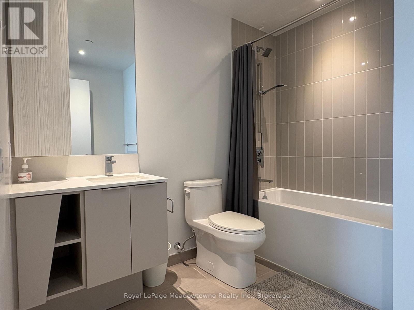 












4405 - 3900 CONFEDERATION PARKWAY E

,
Mississauga (City Centre),




Ontario
L5B0M3


