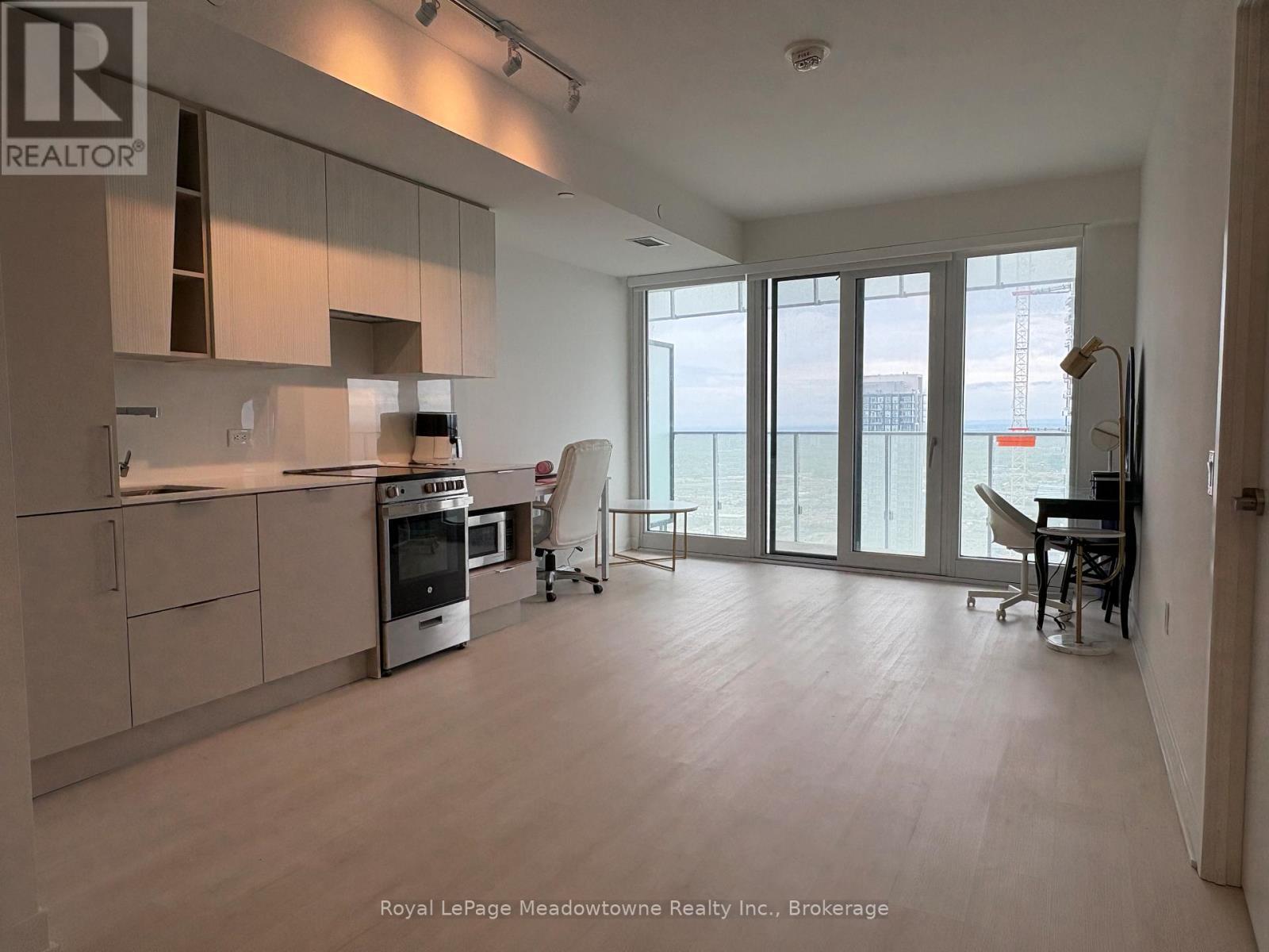 












4405 - 3900 CONFEDERATION PARKWAY E

,
Mississauga (City Centre),




Ontario
L5B0M3

