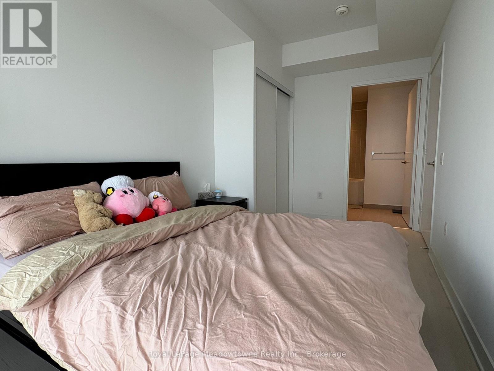 












4405 - 3900 CONFEDERATION PARKWAY E

,
Mississauga (City Centre),




Ontario
L5B0M3

