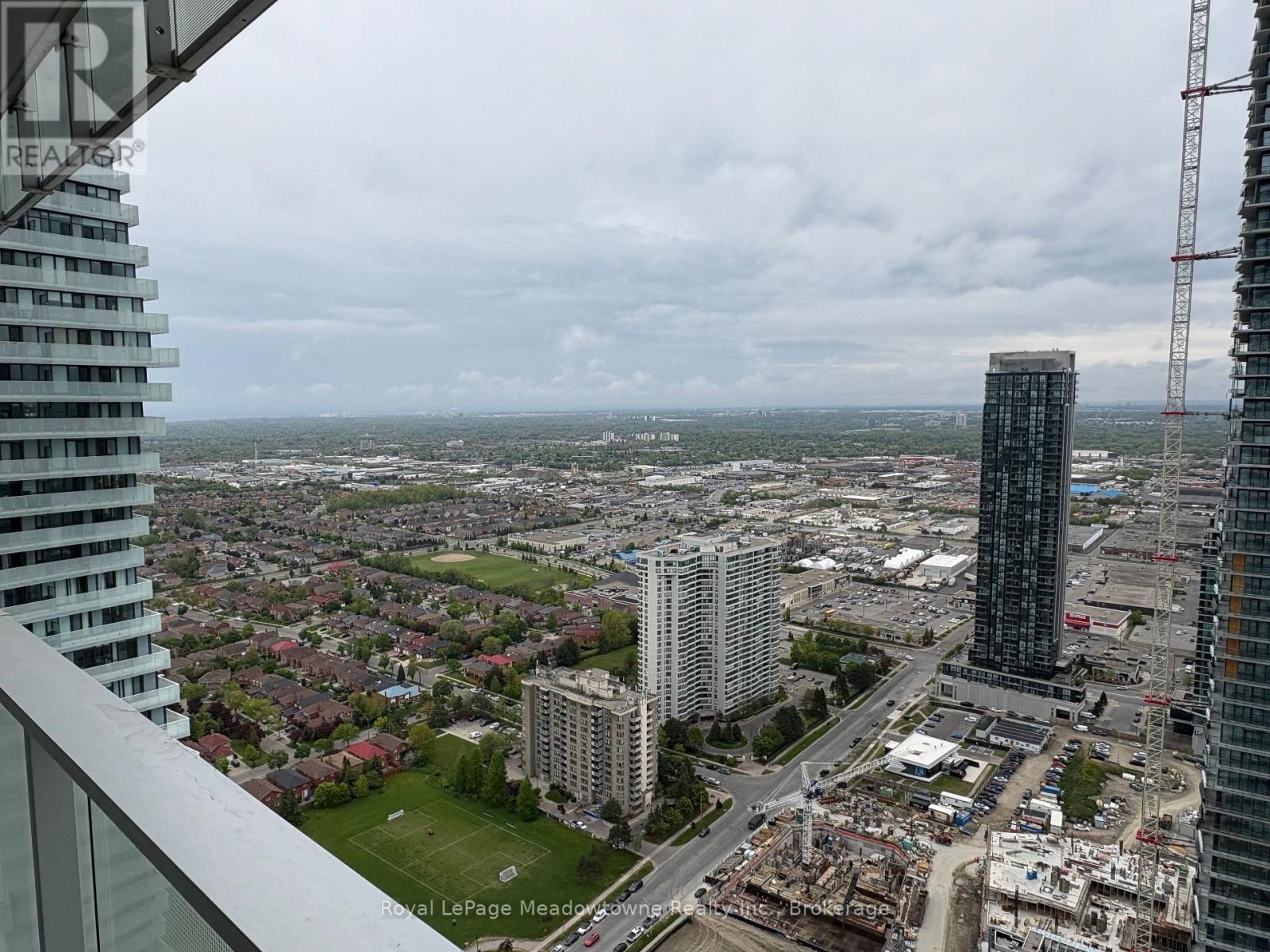 












4405 - 3900 CONFEDERATION PARKWAY E

,
Mississauga (City Centre),




Ontario
L5B0M3

