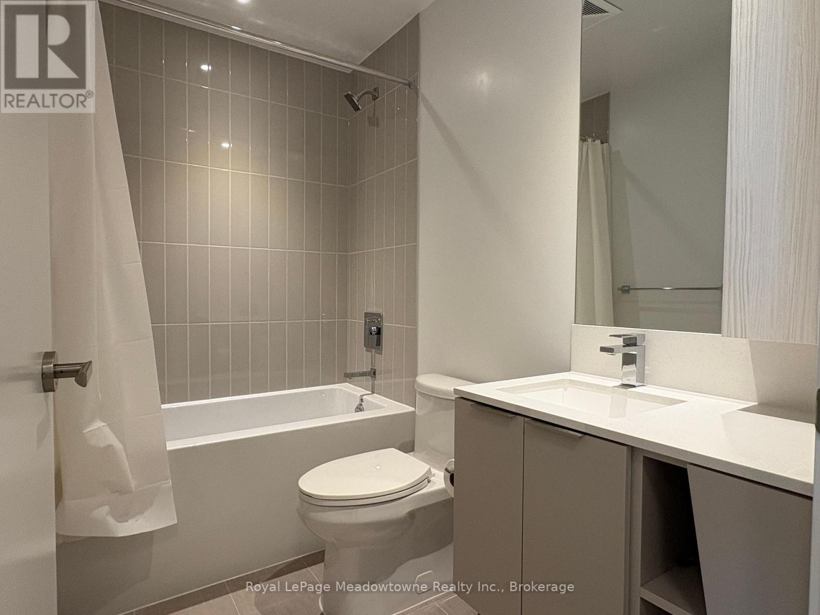 












4405 - 3900 CONFEDERATION PARKWAY E

,
Mississauga (City Centre),




Ontario
L5B0M3

