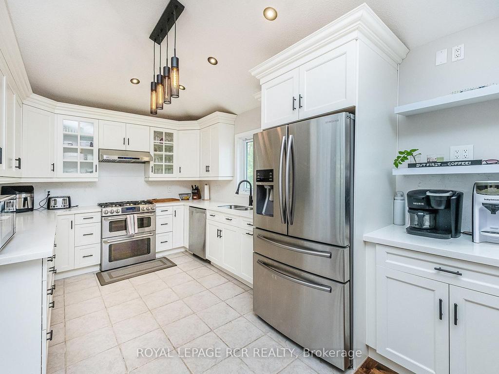 









285017


COUNTY ROAD 10

N/A,
Amaranth,




ON
L9W 0Y6


