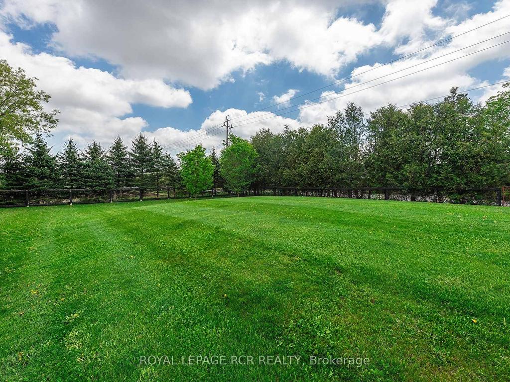 









285017


COUNTY ROAD 10

N/A,
Amaranth,




ON
L9W 0Y6


