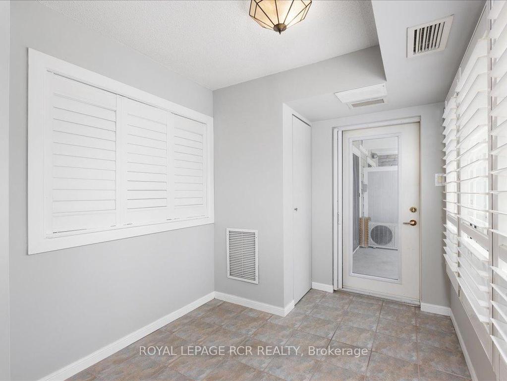 









900


Bogart Mill

Trail, 212,
Newmarket,




ON
L3Y 8V5

