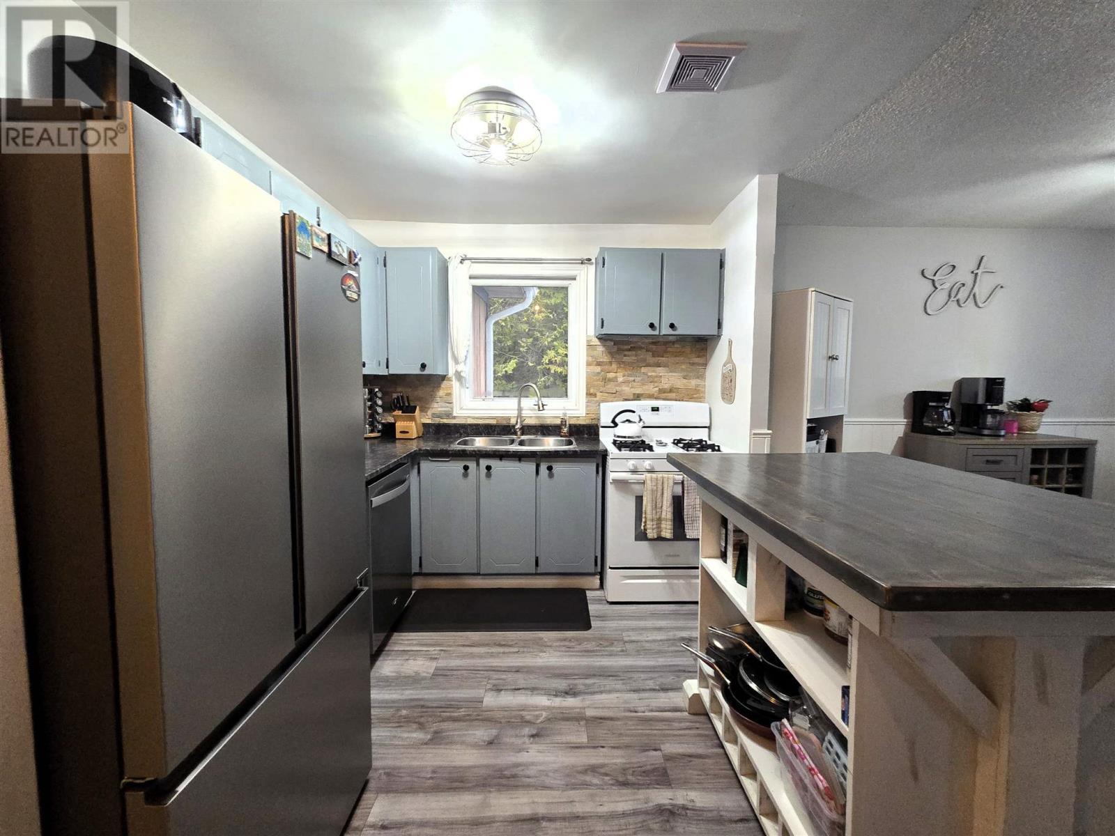 












135 Youngfox RD

,
Blind River,




Ontario
P0R1B0

