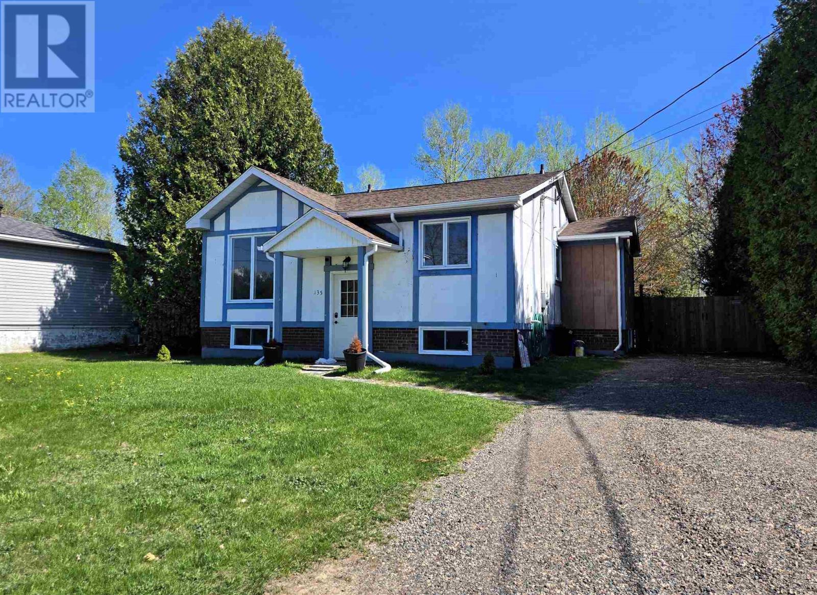 












135 Youngfox RD

,
Blind River,




Ontario
P0R1B0

