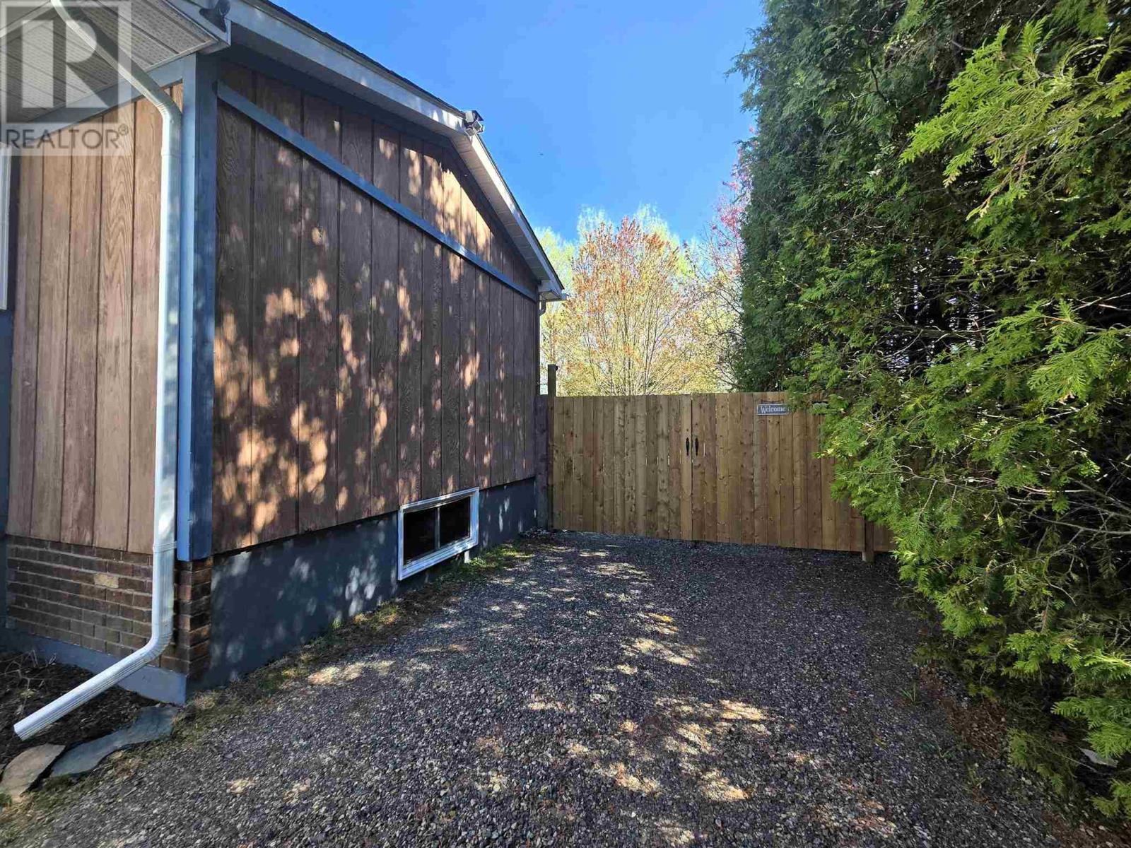 












135 Youngfox RD

,
Blind River,




Ontario
P0R1B0

