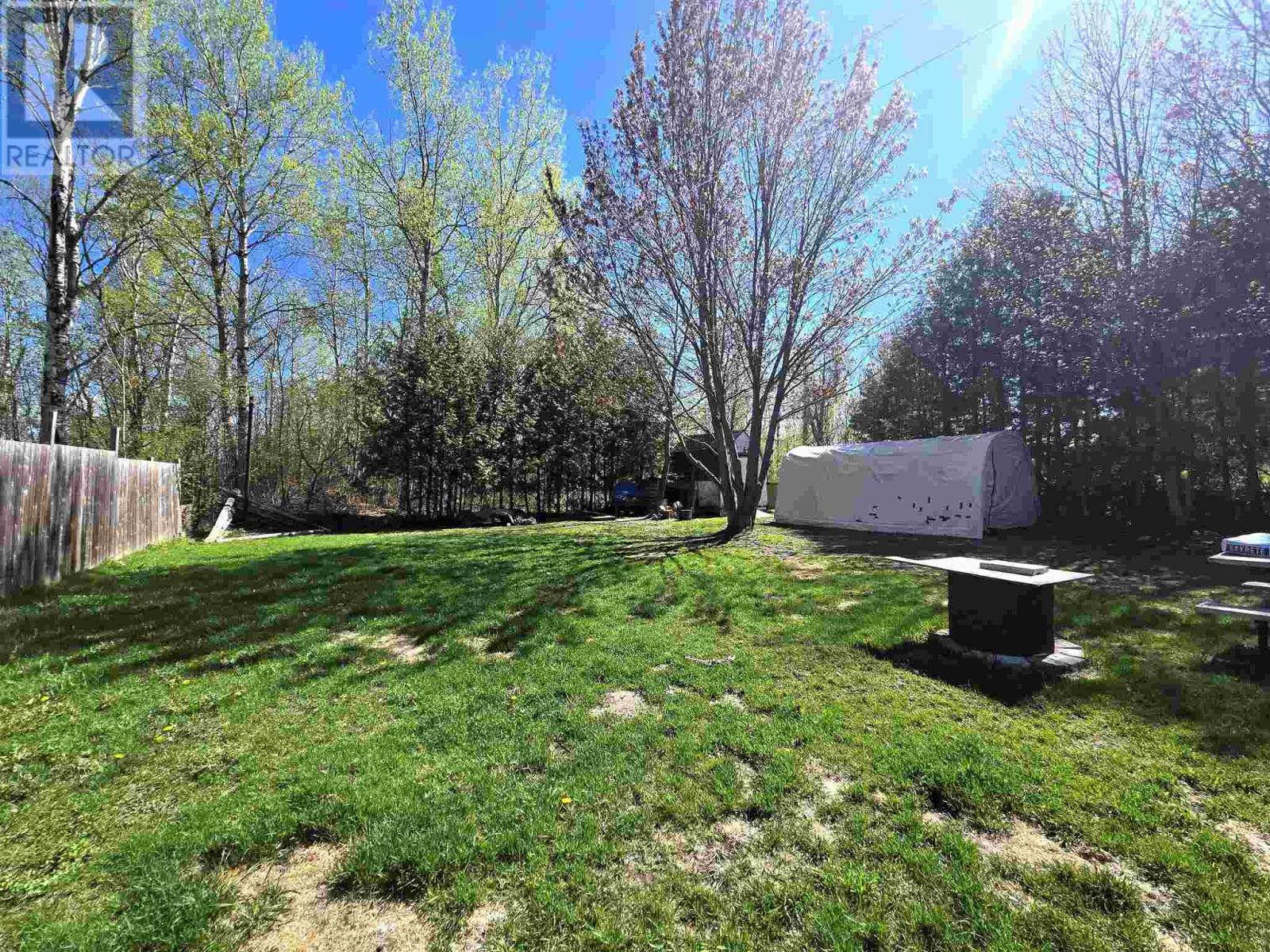 












135 Youngfox RD

,
Blind River,




Ontario
P0R1B0

