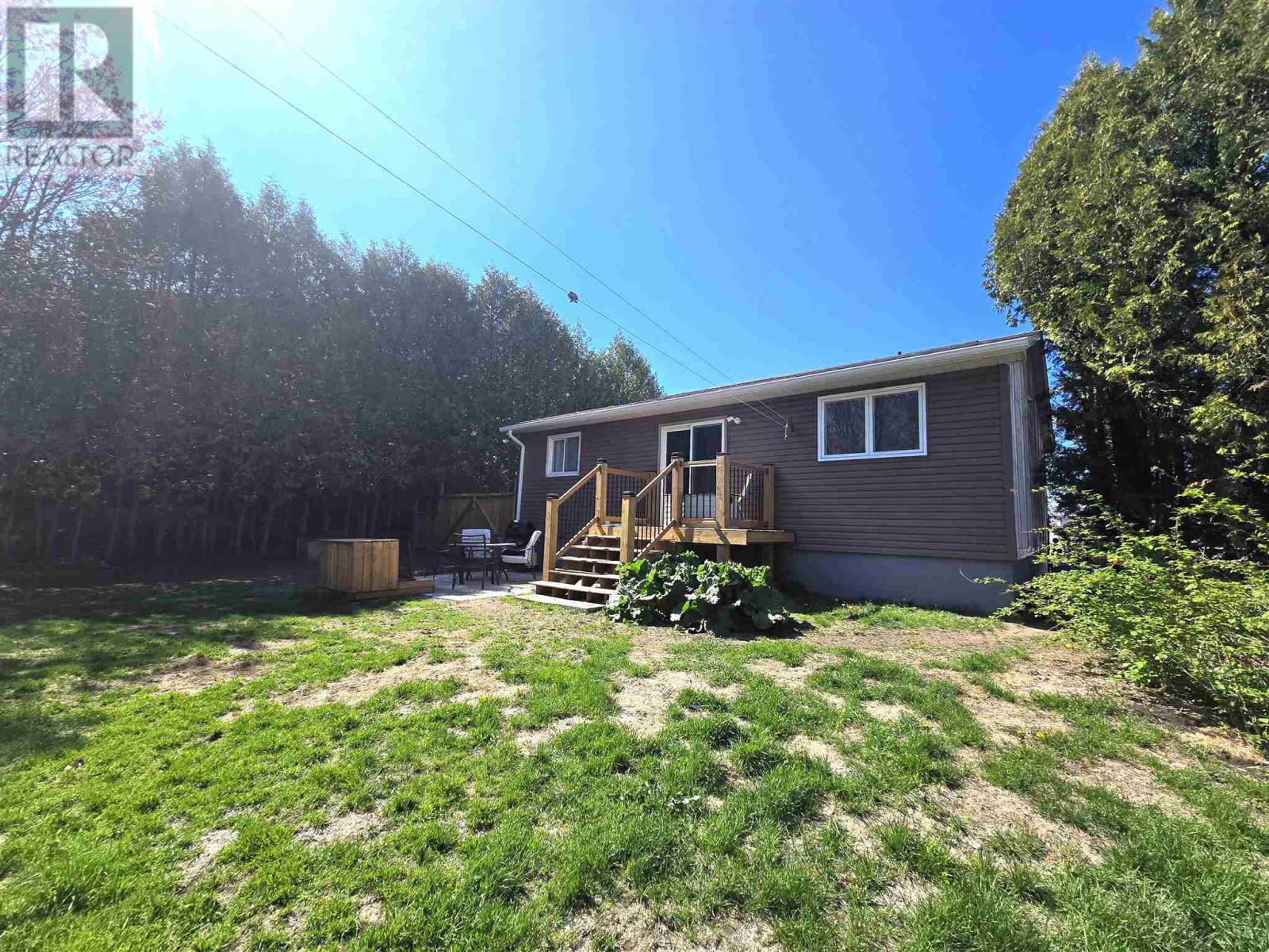 












135 Youngfox RD

,
Blind River,




Ontario
P0R1B0

