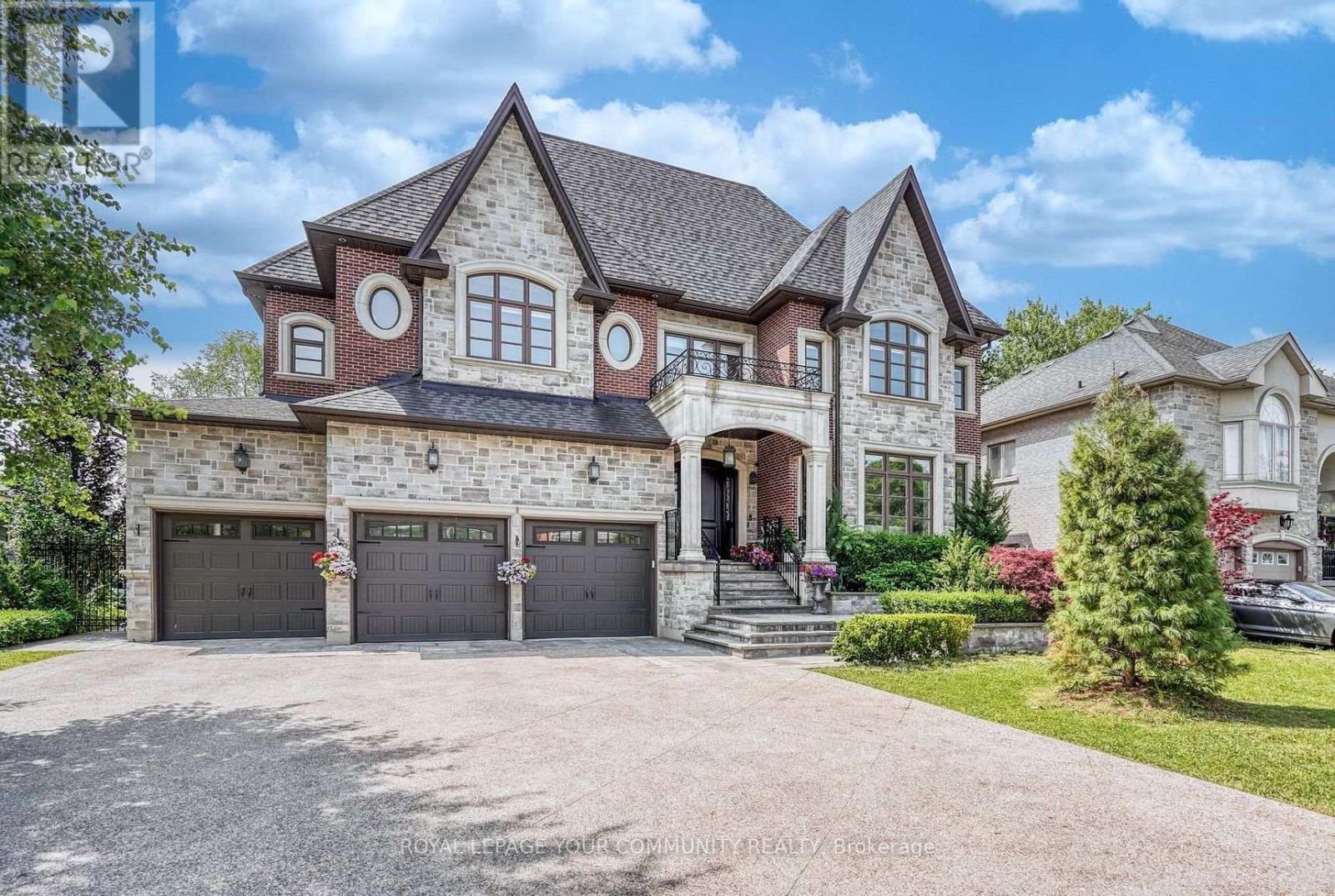 












173 LAKELAND CRESCENT

,
Richmond Hill,




Ontario
L4E3A4

