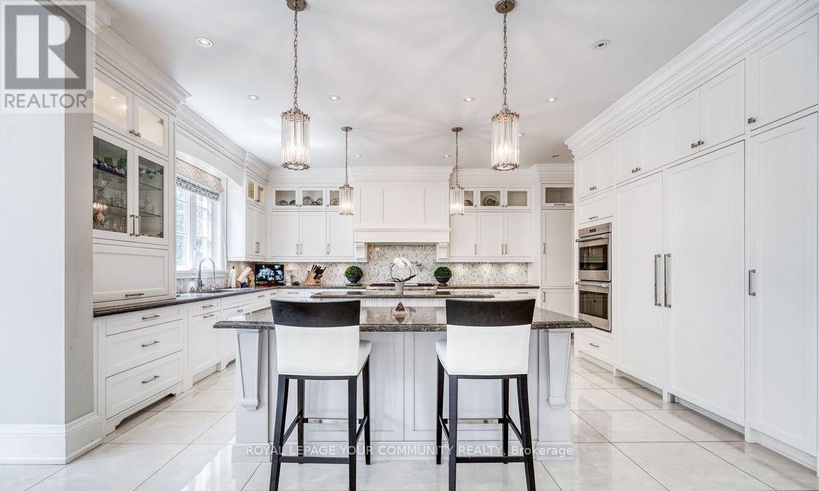 












173 LAKELAND CRESCENT

,
Richmond Hill,




Ontario
L4E3A4

