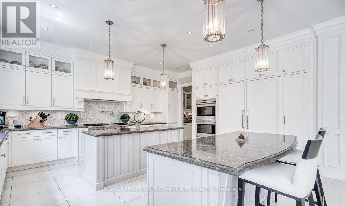 












173 LAKELAND CRESCENT

,
Richmond Hill,




Ontario
L4E3A4

