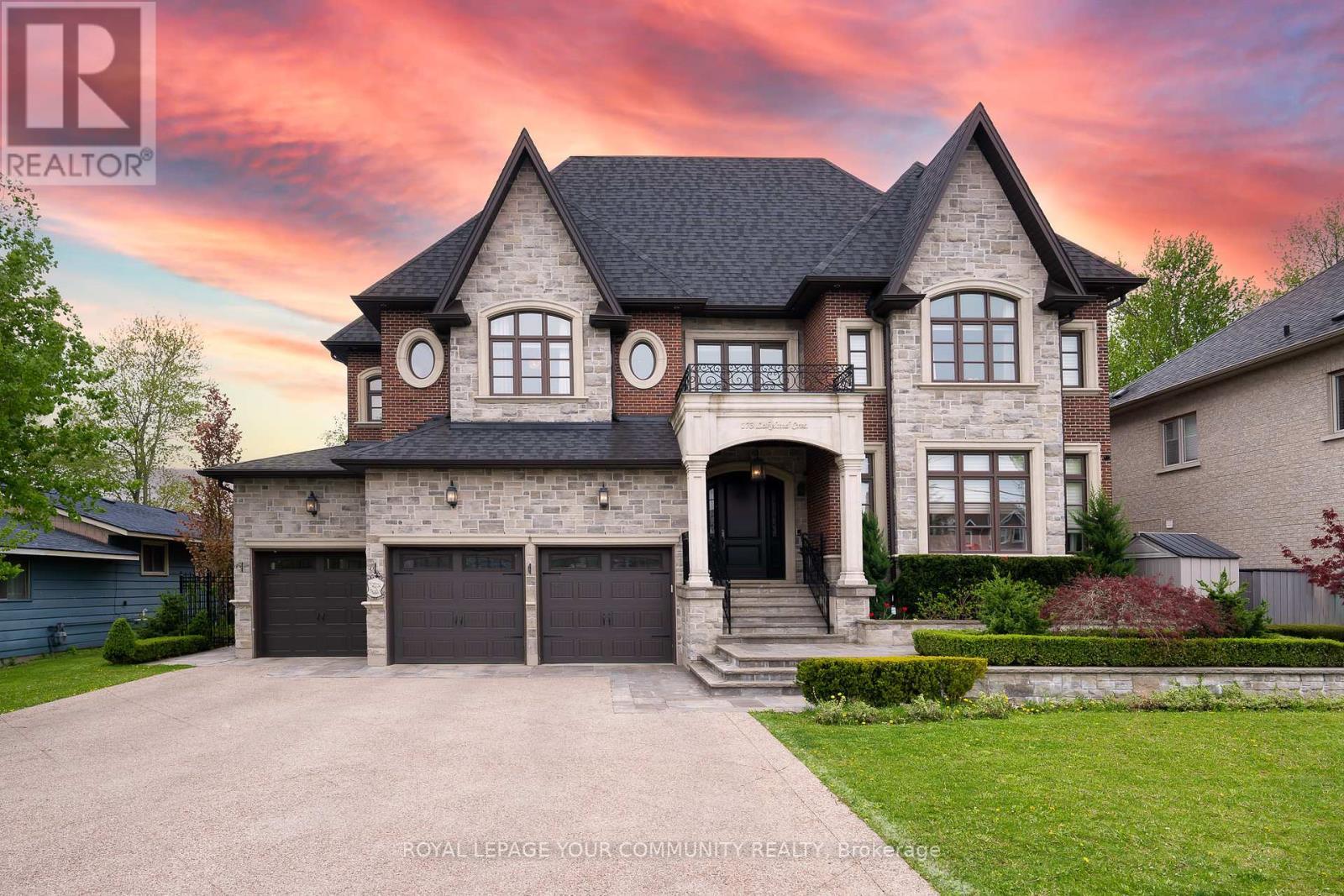 












173 LAKELAND CRESCENT

,
Richmond Hill,




Ontario
L4E3A4

