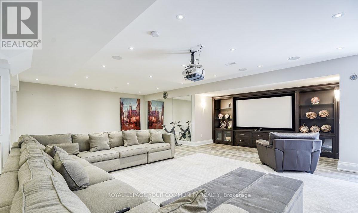 












173 LAKELAND CRESCENT

,
Richmond Hill,




Ontario
L4E3A4

