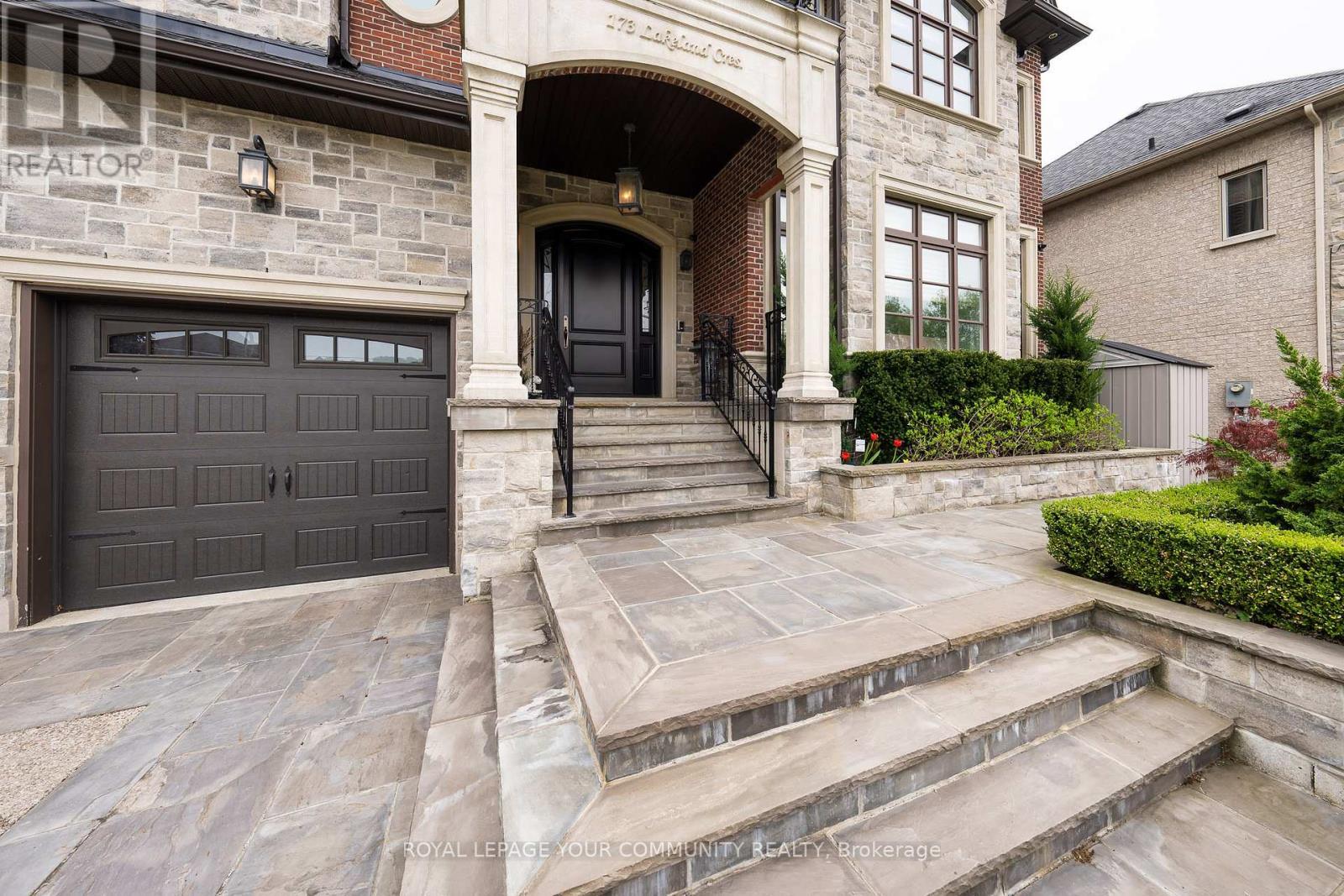 












173 LAKELAND CRESCENT

,
Richmond Hill,




Ontario
L4E3A4

