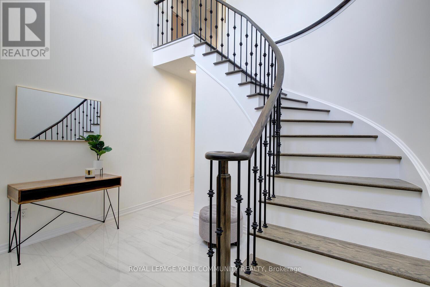 












127 GOLDEN FOREST ROAD

,
Vaughan,




Ontario
L6A0S6

