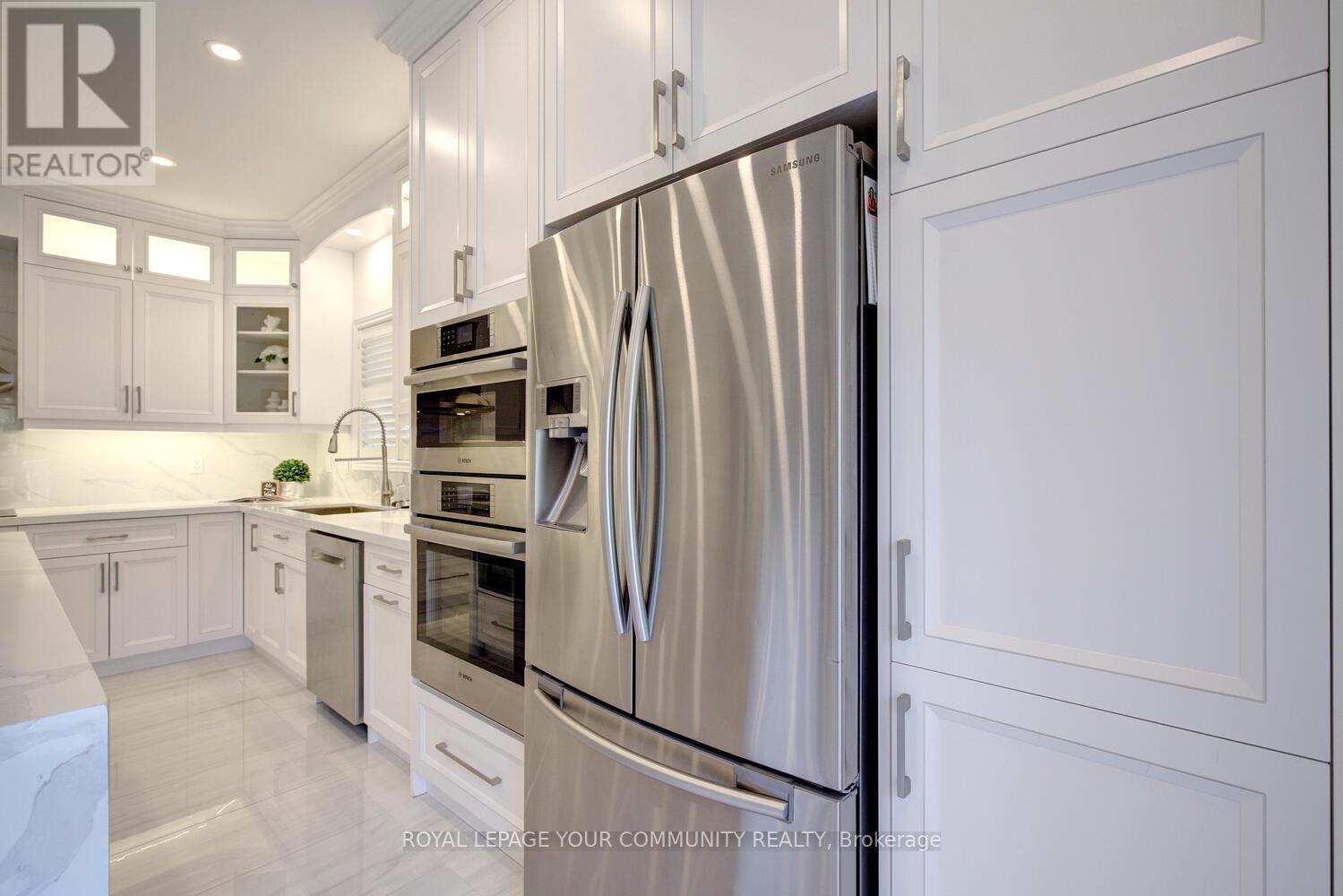 












127 GOLDEN FOREST ROAD

,
Vaughan,




Ontario
L6A0S6

