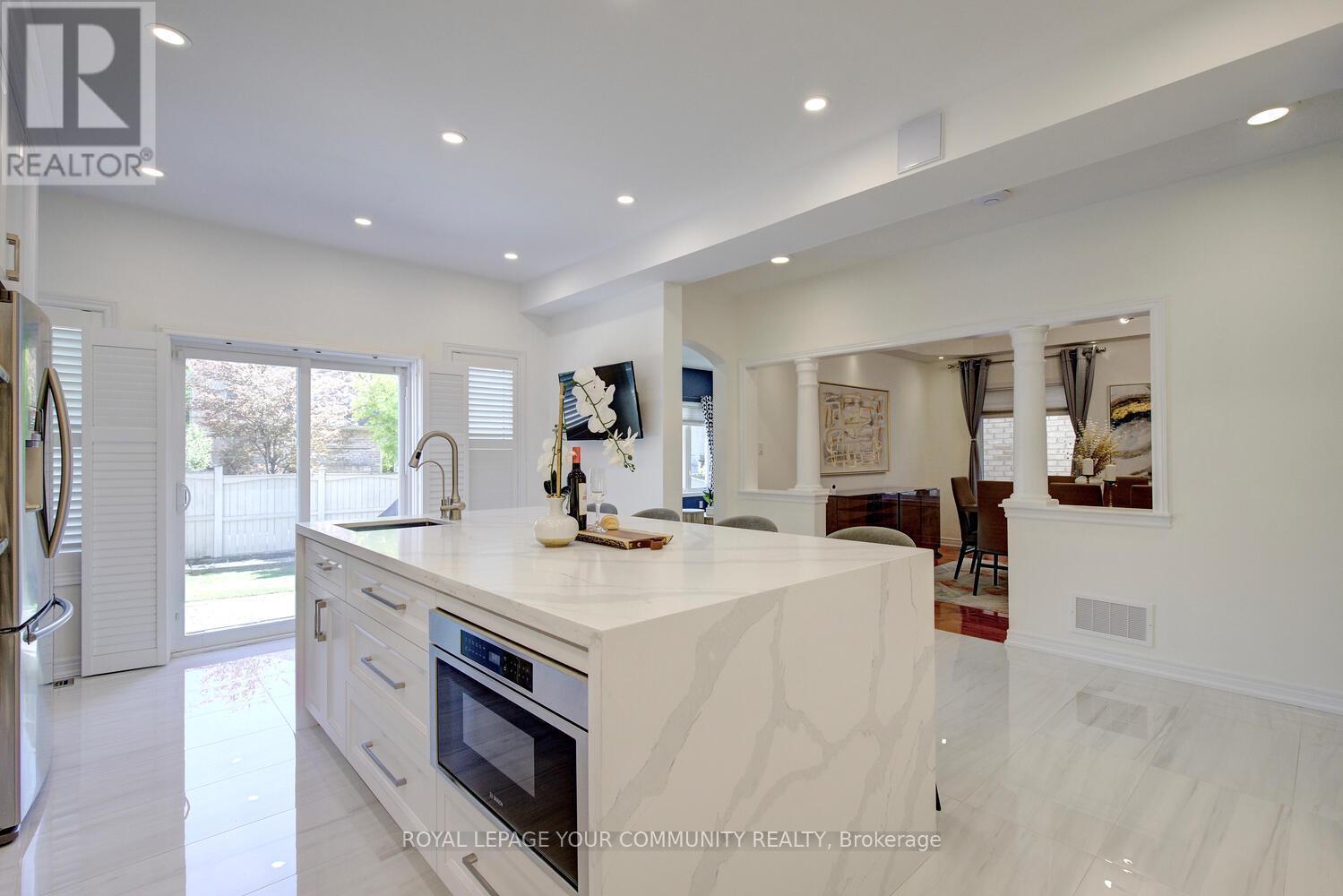 












127 GOLDEN FOREST ROAD

,
Vaughan,




Ontario
L6A0S6

