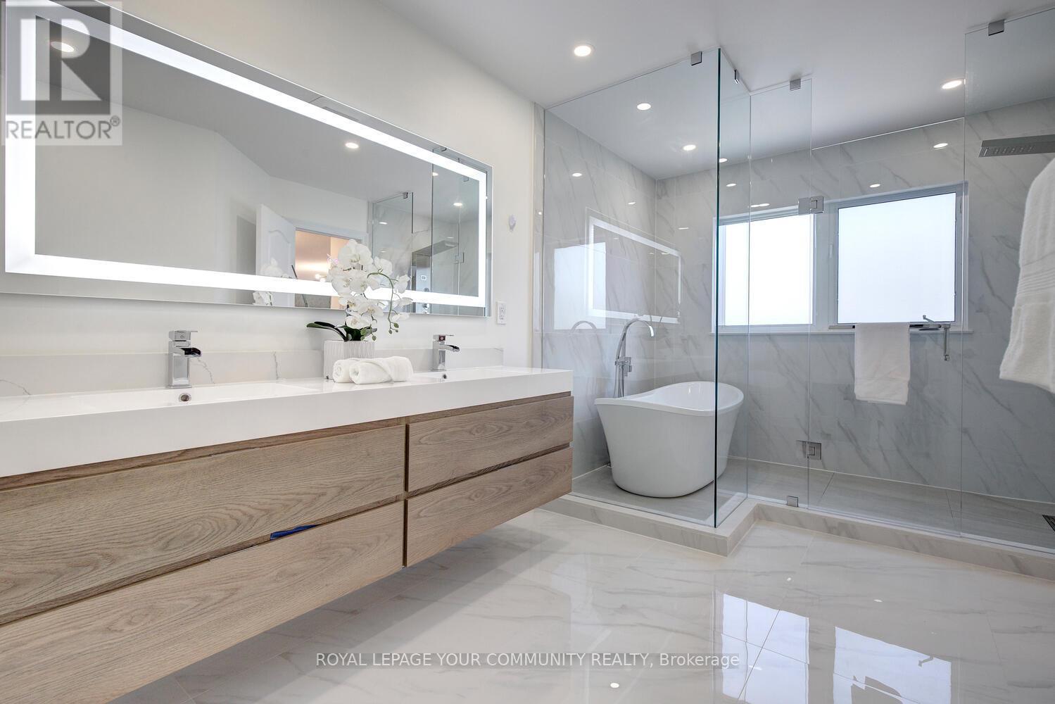 












127 GOLDEN FOREST ROAD

,
Vaughan,




Ontario
L6A0S6

