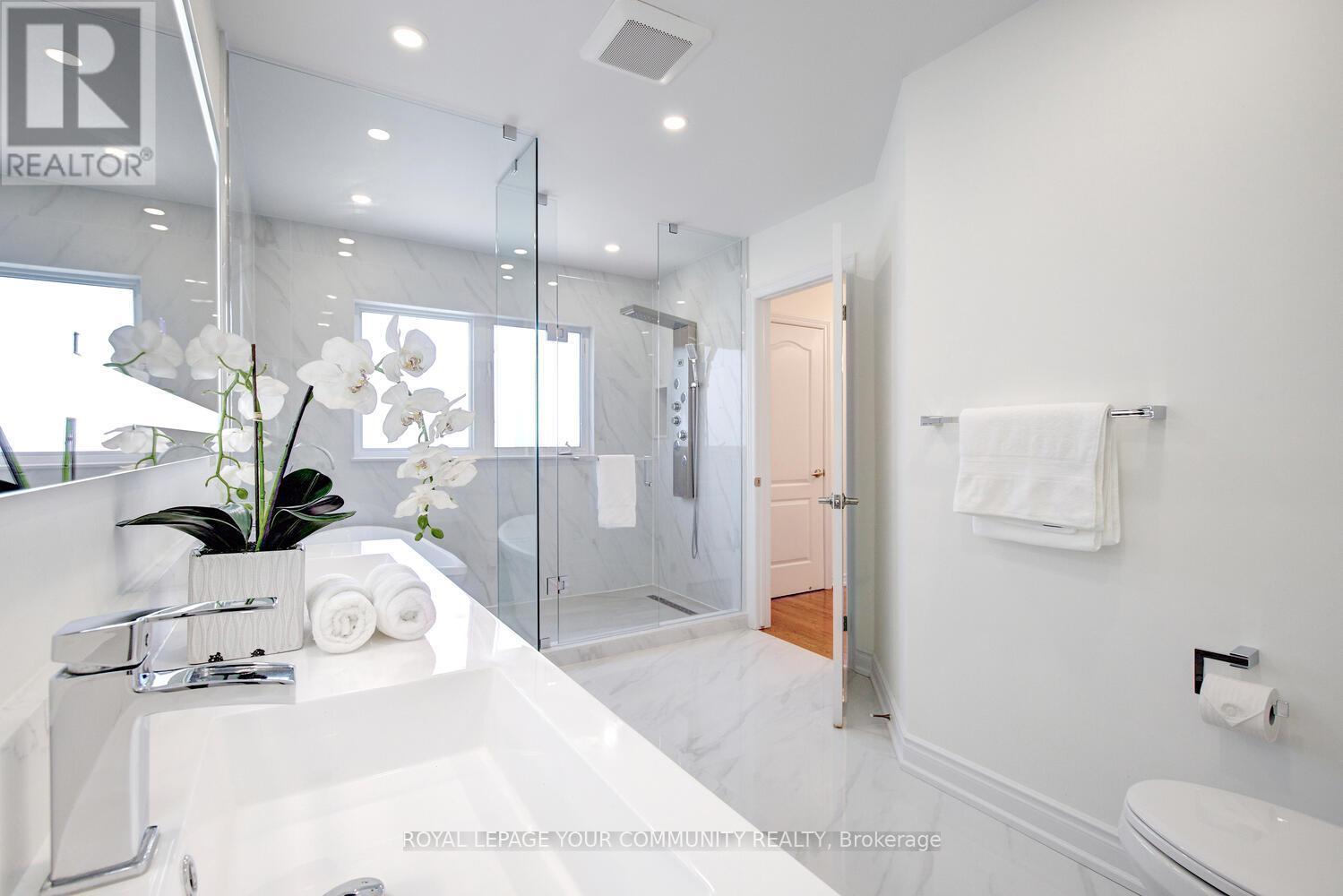 












127 GOLDEN FOREST ROAD

,
Vaughan,




Ontario
L6A0S6

