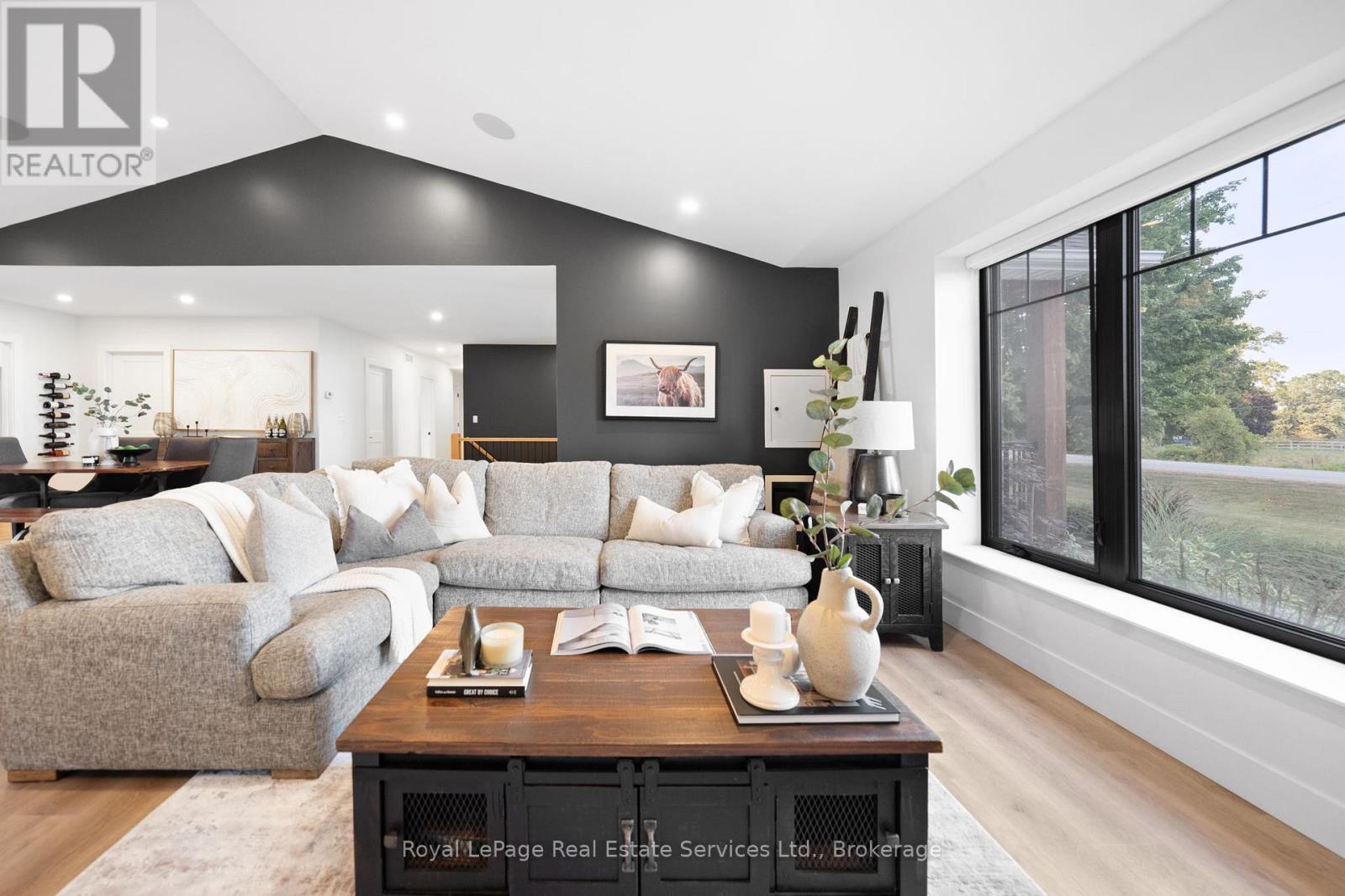 












311 ST GEORGE ROAD

,
Brant (South Dumfries),




Ontario
N0E1N0


