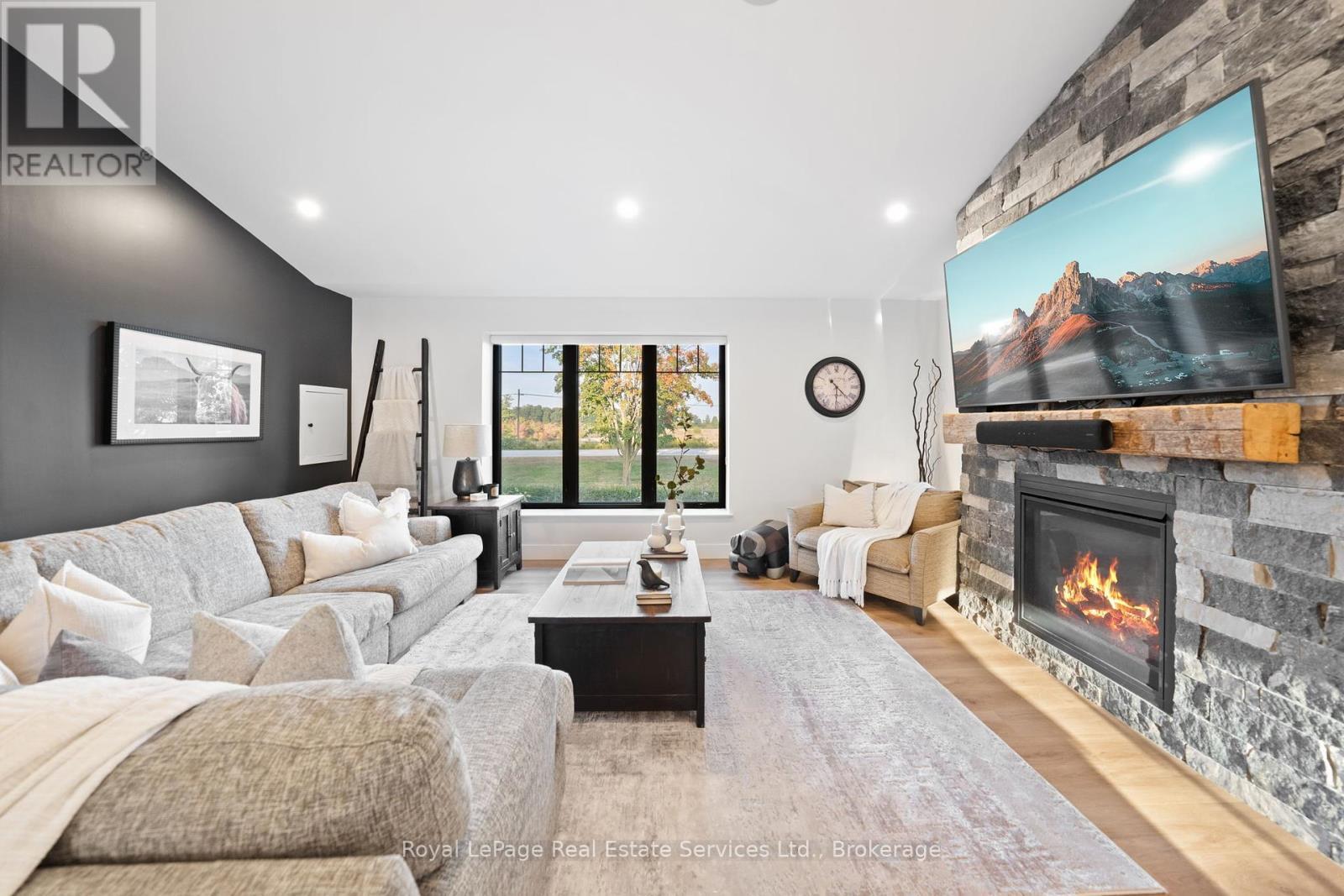 












311 ST GEORGE ROAD

,
Brant (South Dumfries),




Ontario
N0E1N0

