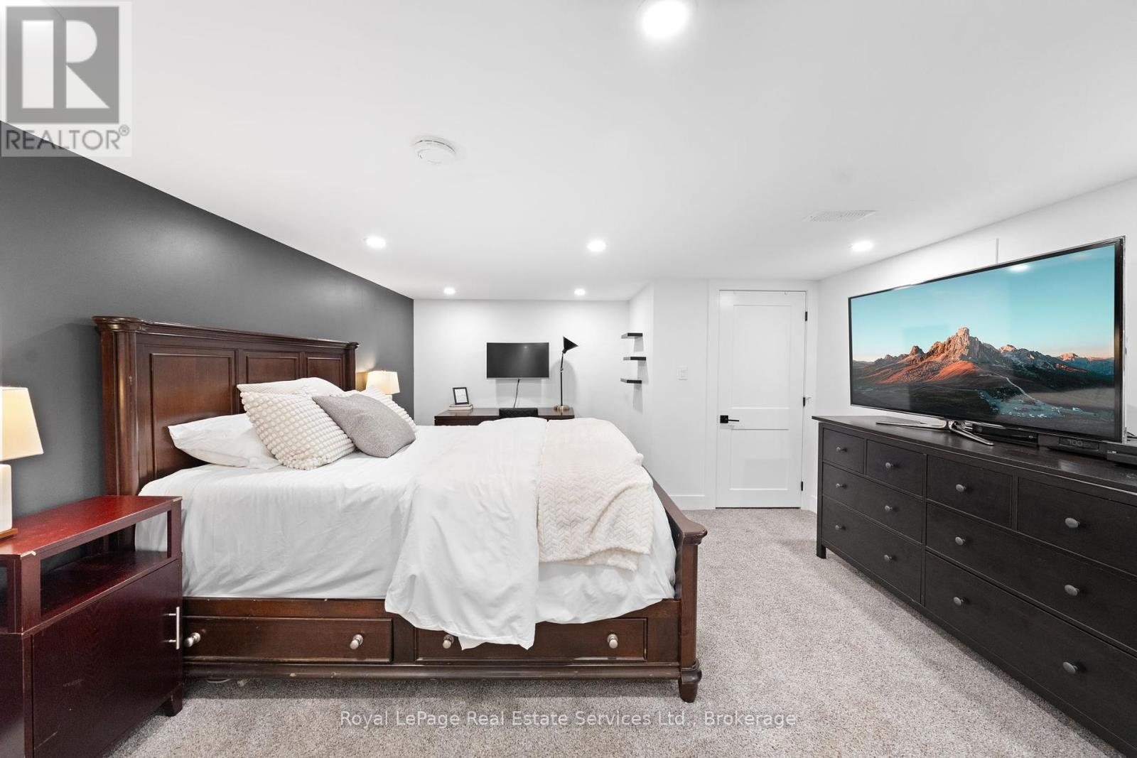 












311 ST GEORGE ROAD

,
Brant (South Dumfries),




Ontario
N0E1N0


