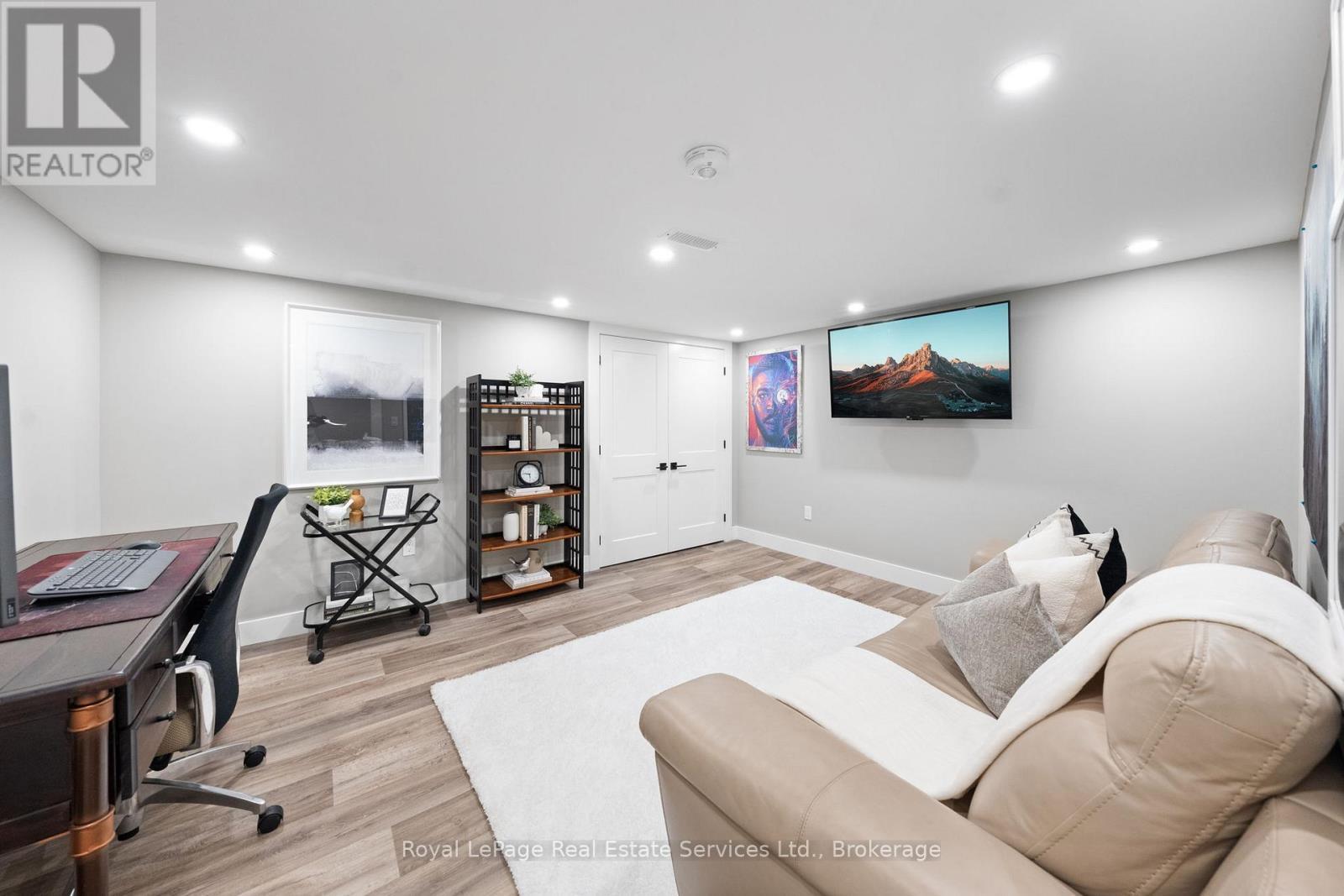 












311 ST GEORGE ROAD

,
Brant (South Dumfries),




Ontario
N0E1N0

