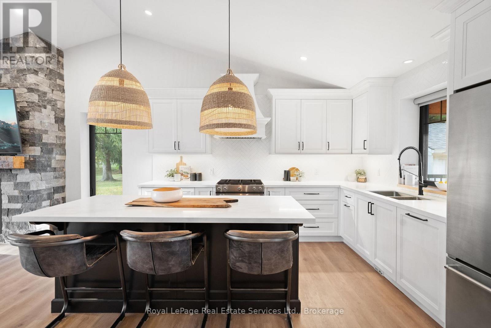 












311 ST GEORGE ROAD

,
Brant (South Dumfries),




Ontario
N0E1N0

