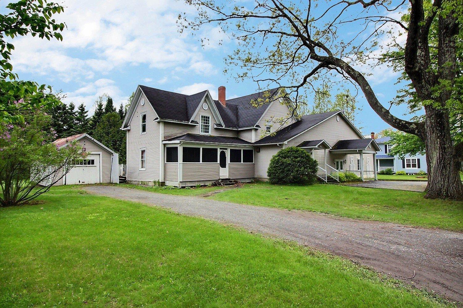 









900

 - 906


Rue Clough

,
Ayer's Cliff,




QC
J0B1C0

