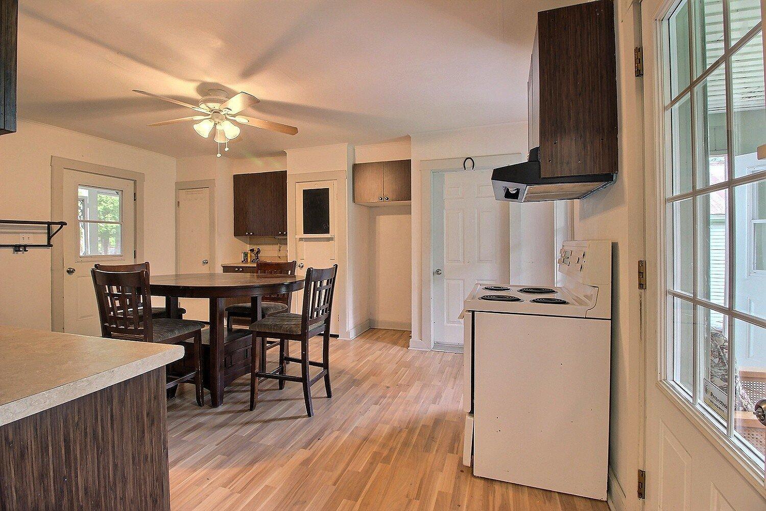 









900

 - 906


Rue Clough

,
Ayer's Cliff,




QC
J0B1C0

