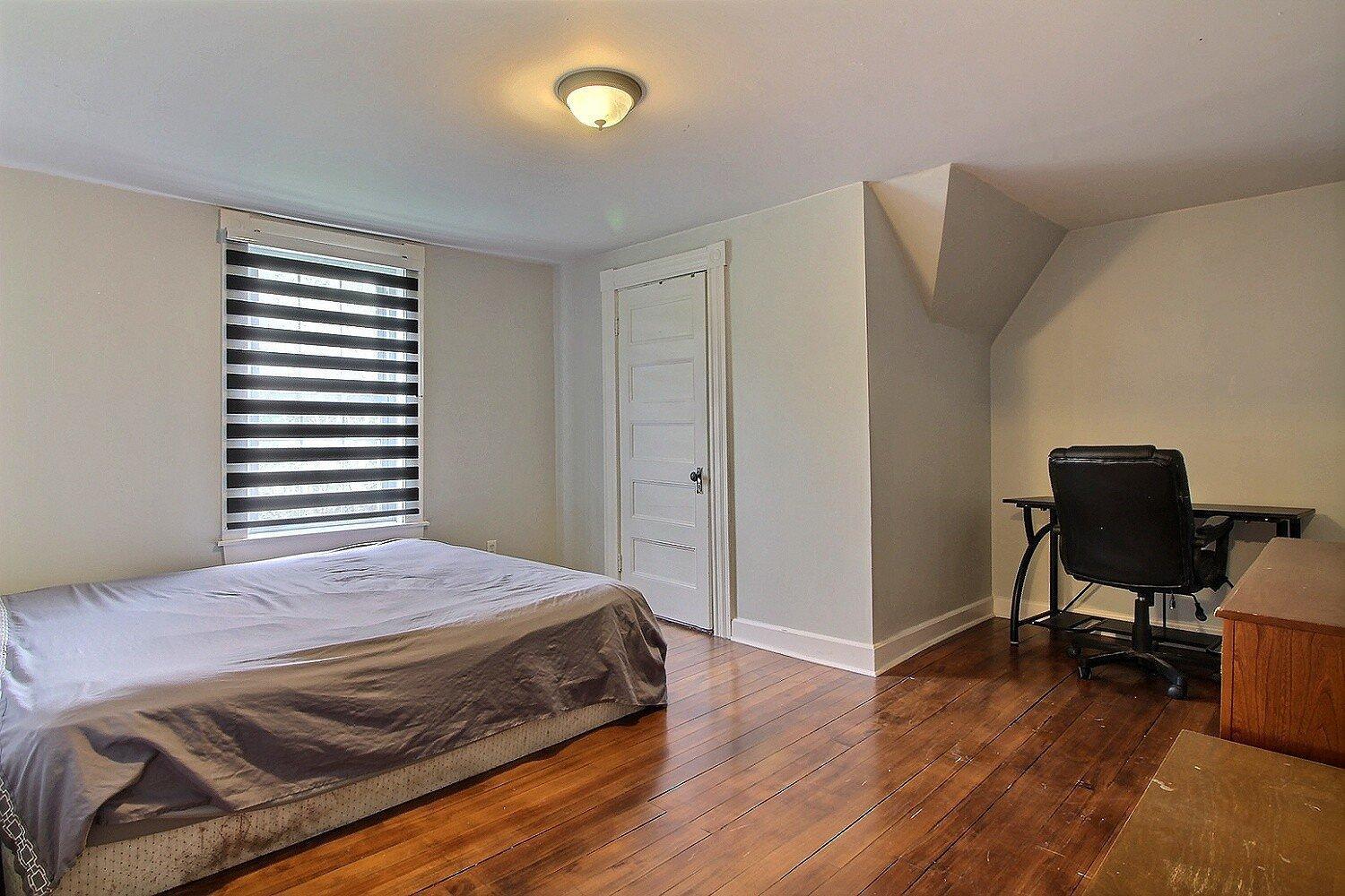 









900

 - 906


Rue Clough

,
Ayer's Cliff,




QC
J0B1C0

