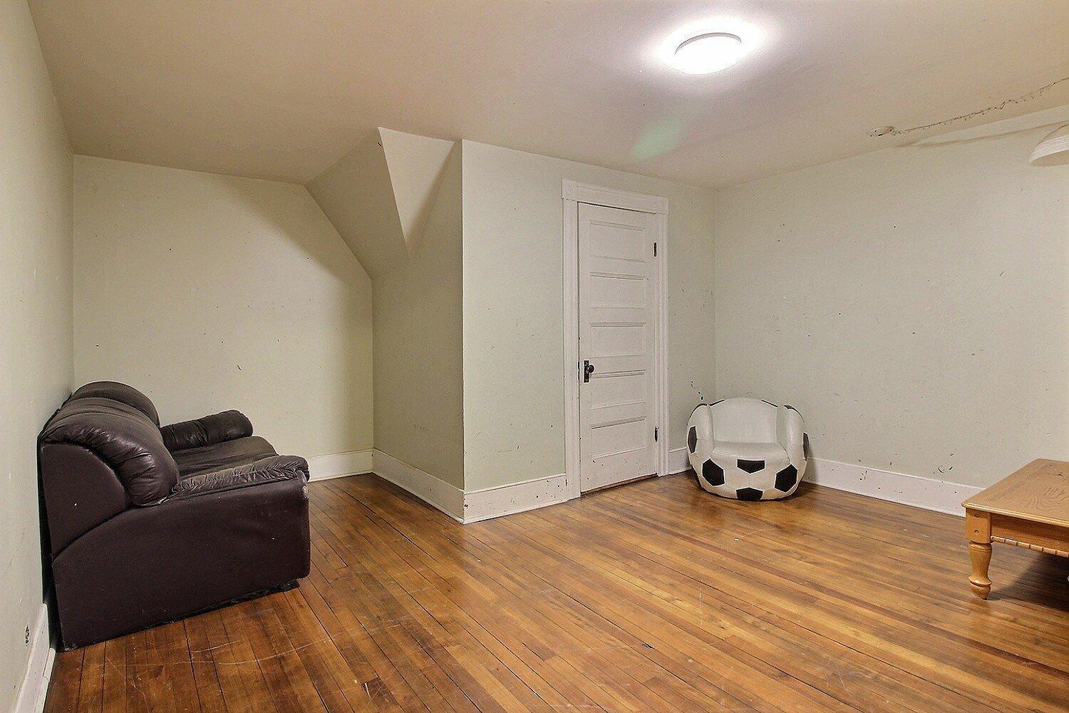 









900

 - 906


Rue Clough

,
Ayer's Cliff,




QC
J0B1C0

