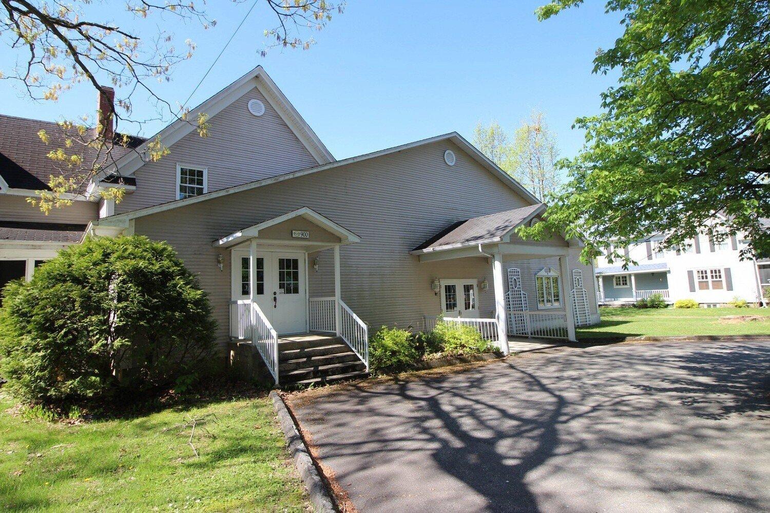 









900

 - 906


Rue Clough

,
Ayer's Cliff,




QC
J0B1C0

