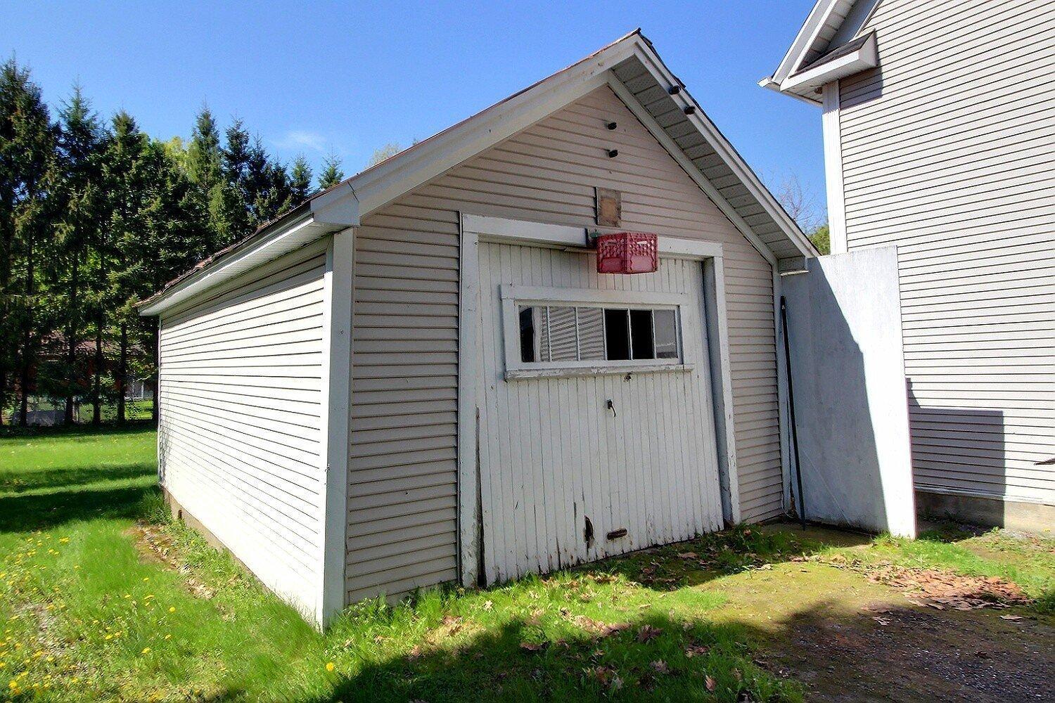 









900

 - 906


Rue Clough

,
Ayer's Cliff,




QC
J0B1C0


