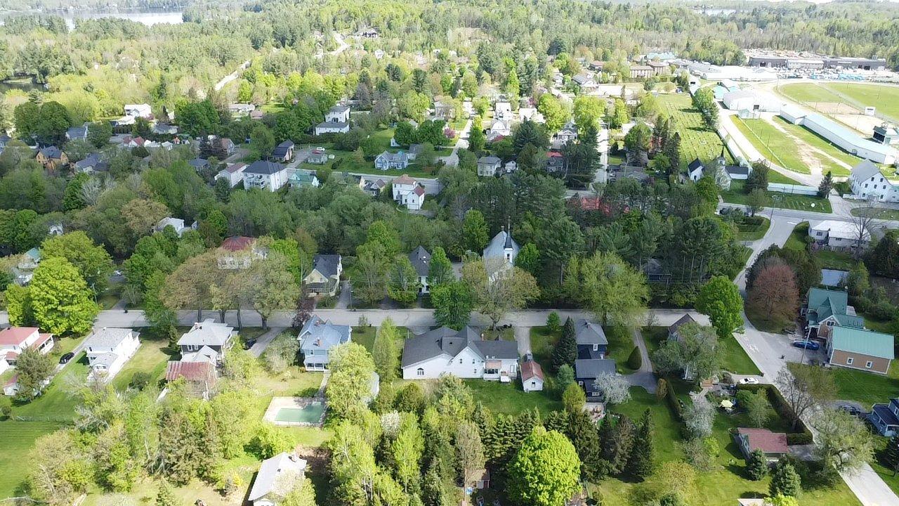 









900

 - 906


Rue Clough

,
Ayer's Cliff,




QC
J0B1C0

