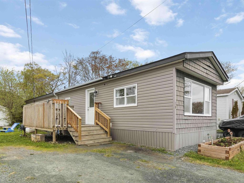 












18 Happy Drive

,
Lake Echo,




NS
B3E 1C4

