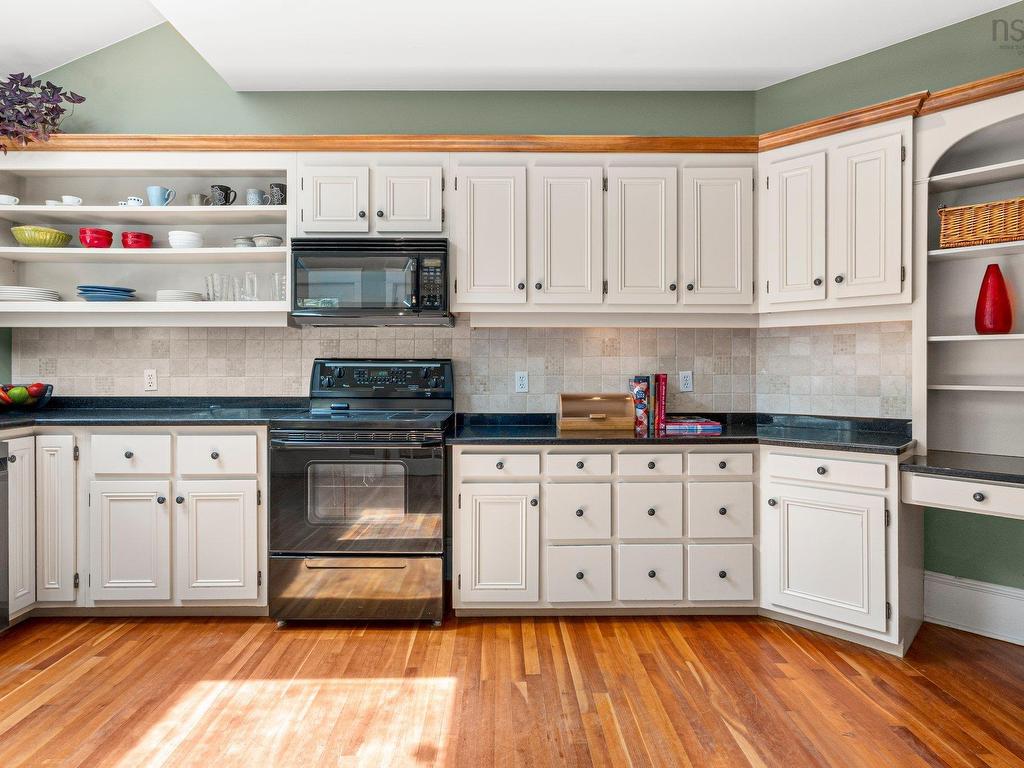












20 Oakley Avenue

,
Halifax,




NS
B3M 3G5

